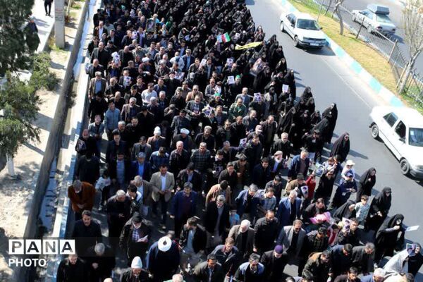 تجدید عهد با آرمان های رهبر شهید انقلاب در نماز جمعه فشافویه