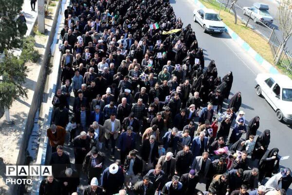 تجدید عهد با آرمان های رهبر شهید انقلاب در نماز جمعه فشافویه