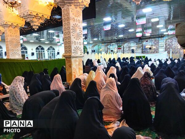 نماز جماعت همزمان با شهادت امام صادق(ع)