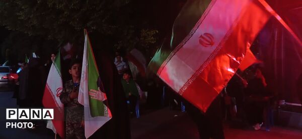 ۶۰ شب حضور مستمر؛ مردمی که قلبشان به عشق وطن می‌تپد