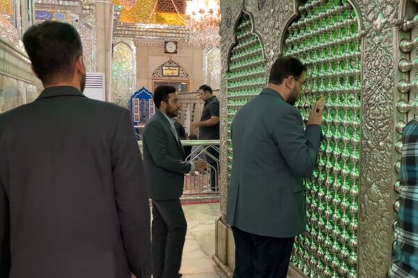 قائم مقام سازمان دانش‌آموزی در حرم مطهر حضرت احمد ابن موسی (ع) در شیراز