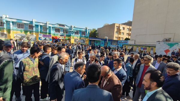 آیین بازگشایی مدارس و نواختن زنگ مهر ایثار و شهادت در ناحیه ۶ مشهد 