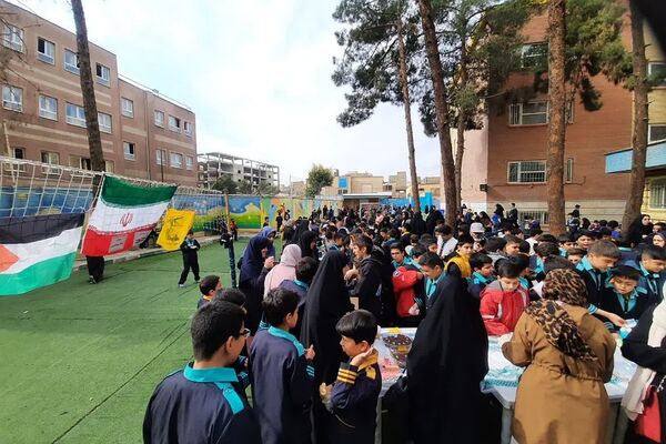جشنواره غذا برای کمک به مردم فلسطین و لبنان در ناحیه دو شهرری 