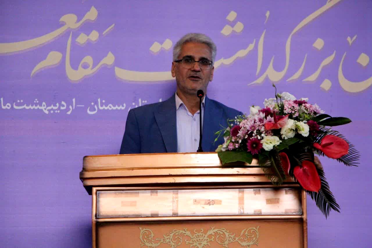 هر تصویری از آینده کشور، تنها به دست معلم ترسیم می‌شود