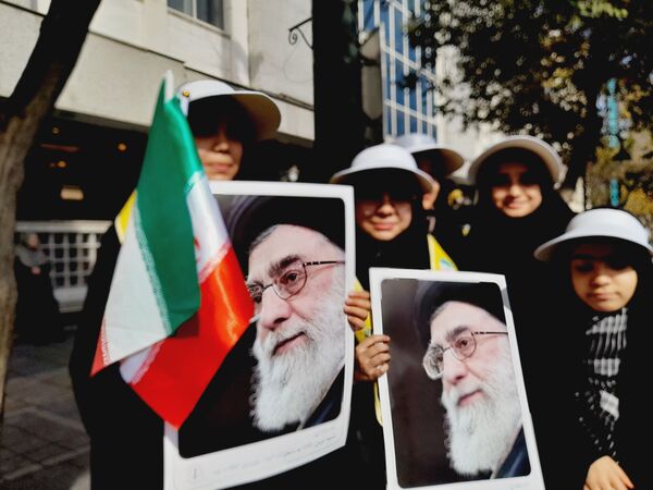 راهپیمایی روز دانش‌آموزان در ناحیه 6 مشهد 