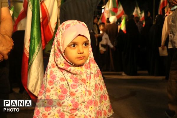 مردم گرگان همچنان ایستاده در شب84