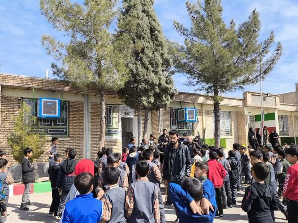 برگزاری مراسم تقدیر واهدای جایزه به دانش آموزان دبستان شهید پسندیده فدافن
