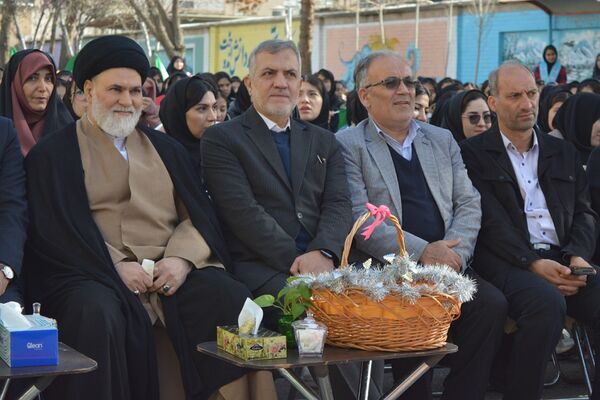 طنین زنگ انقلاب در بهارستان‌دو 