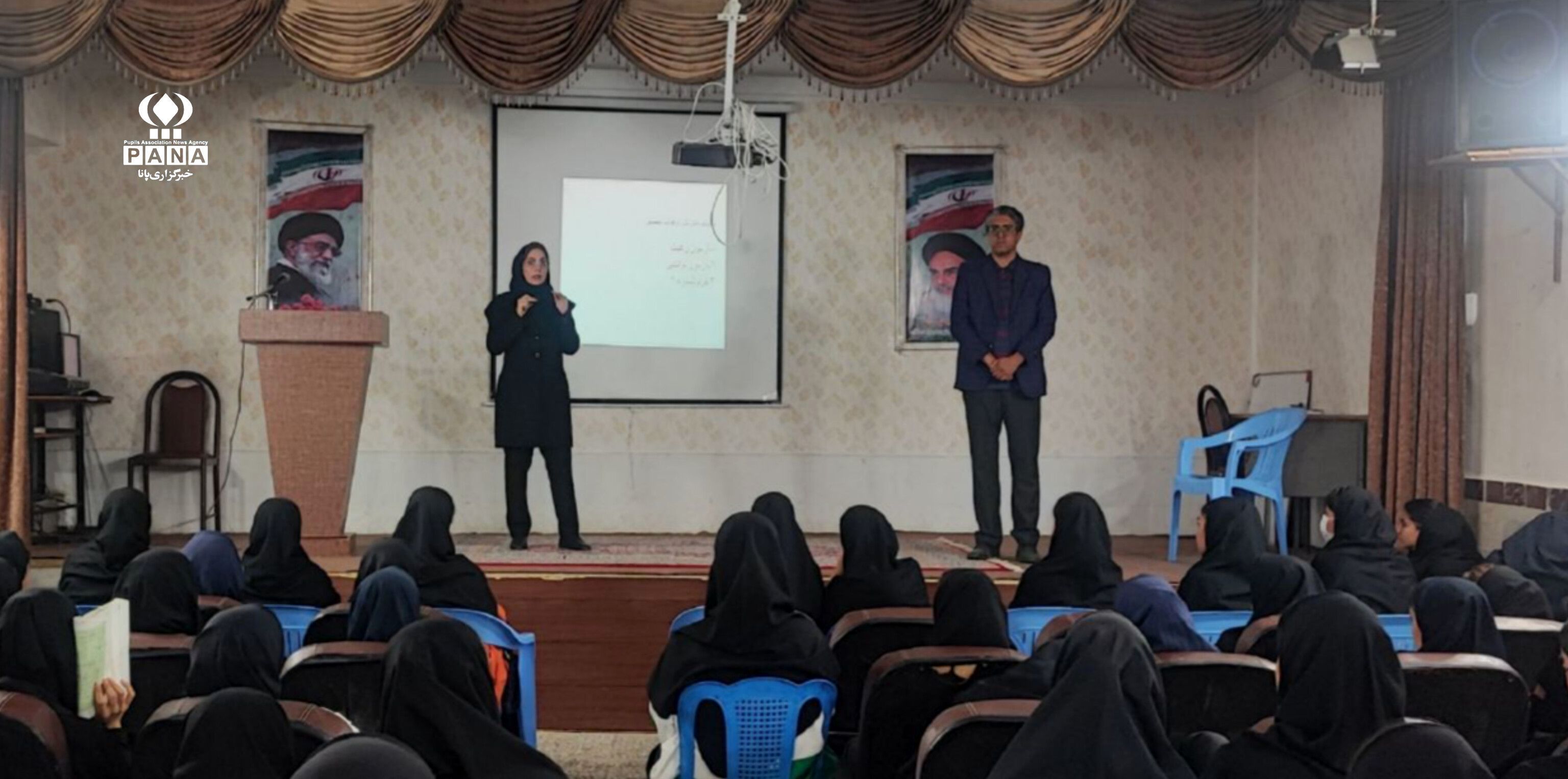 همایش استعدادیابی و هدایت تحصیلی دانش‌آموزان پایه نهم در دهگلان برگزار شد