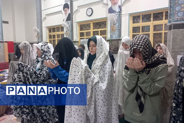 مراسم معنوی اعتکاف دانش‌آموزی دختران دبیرستان ارمغان