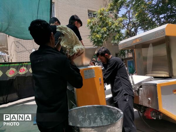مدارس ناحیه دو مشهد در تکاپوی پذیرایی از زائرین آقای شهید