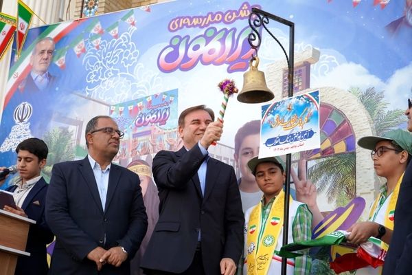 گلبانگ انقلاب در مدارس بوشهر طنین‌انداز شد