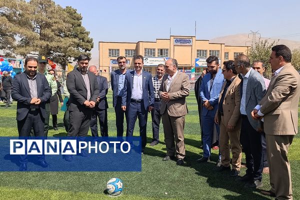 آیین افتتاحیه زمین چمن ورزشی در قالب طرح «شهید سردار سلیمانی» در شهرستان قدس