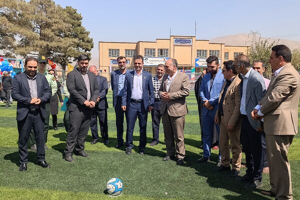آیین افتتاحیه زمین چمن ورزشی در قالب طرح «شهید سردار سلیمانی» در شهرستان قدس