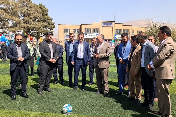 آیین افتتاحیه زمین چمن ورزشی در قالب طرح «شهید سردار سلیمانی» در شهرستان قدس