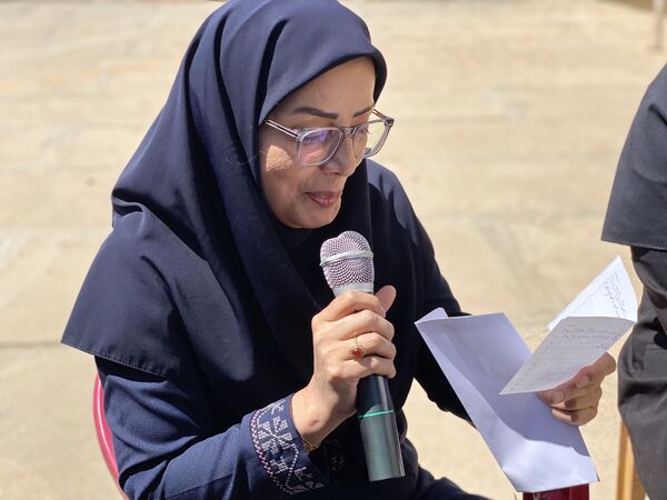 معلمان، مشعل‌داران راه آگاهی در آیینه‌ مهر و خرد