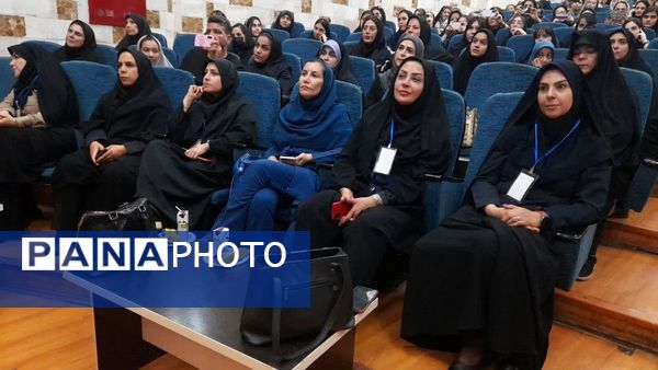 برگزاری اختتامیه جشنواره نوجوان سالم و یاریگران زندگی در کانون شهید فهمیده کرج