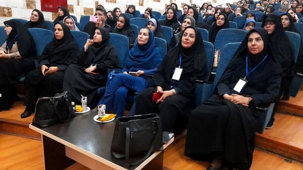برگزاری اختتامیه جشنواره نوجوان سالم و یاریگران زندگی در کانون شهید فهمیده کرج