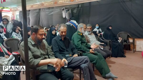خاطره گویی فرماندهان واحدهای حوزه یک بسیج دانش آموزی قم در پاتوق نوجوان مبارز