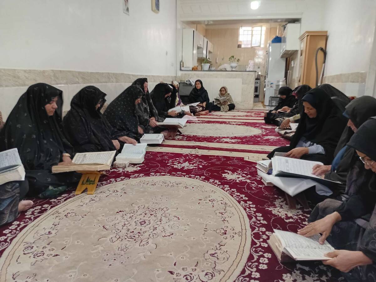 جلسات قرائت قرآن در ایام محرم در خلیل آباد