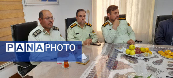 نشست صمیمی شورای معاونان آموزش و پرورش قم با فرمانده پلیس 