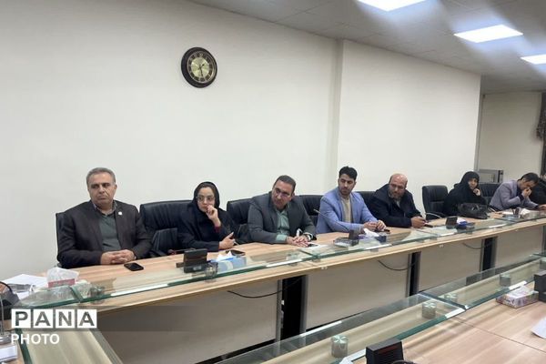 جلسه ستاد تنظیم بازار فیروزکوه برای مدیریت بازار رمضان و نوروز