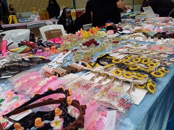 افتتاحیه نمایشگاه مشاغل خانگی و جشن ولادت امام حسن مجتبی(ع) در سالن سپاه شهر حبیب آباد