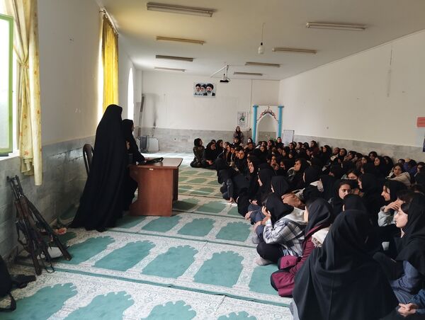 آموزش آمادگی دفاعی در سطح مدارس شهر آشخانه