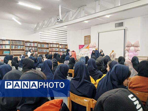 جشن روز خیاط درهنرستان کیمیاناحیه۳