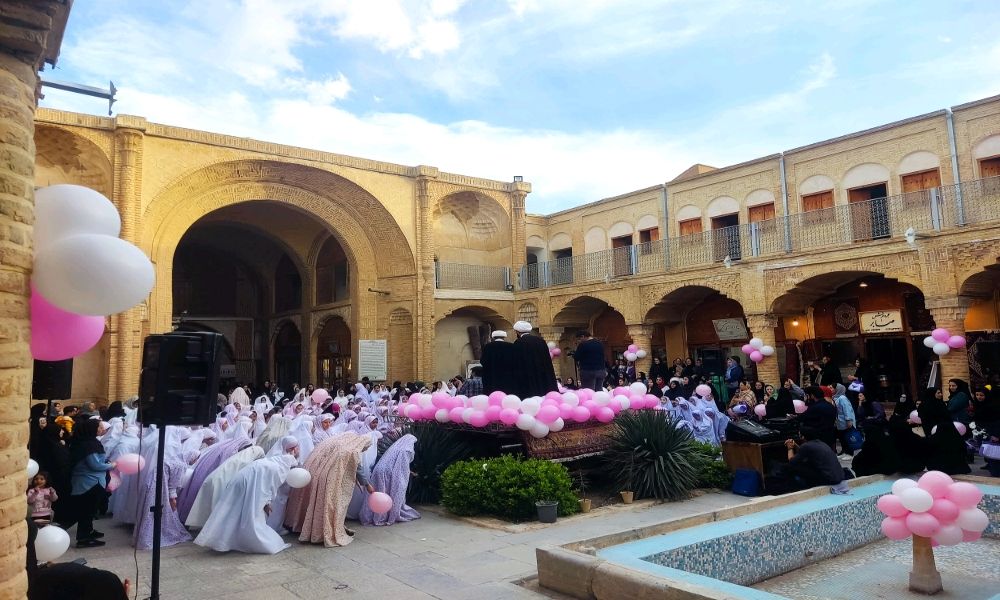 روزه‌اولی‌ها در آباده جشن گرفتند