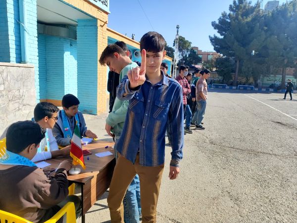 انتخابات شورای دانش آموزی در دبیرستان شاهد ابوذر غفاری نیشابور 