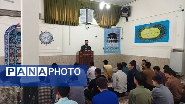 اولین نماز جماعت دبیرستان شاهد ابوذر غفاری در سال تحصیلی جدید 