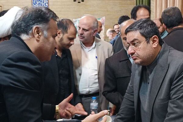برپایی میزخدمت باحضور مسئولان و نمایندگان قوای مجریه و مقننه در بخش خاوران شهرستان ری