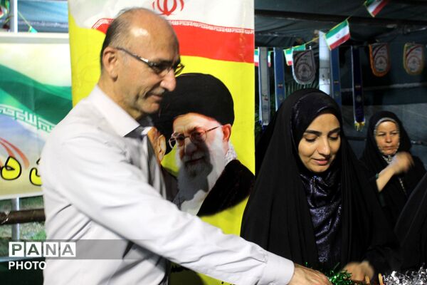 حضور چشمگیر دانش آموزان و فرهنگیان در موکب شهدای دانش آموز ورامین