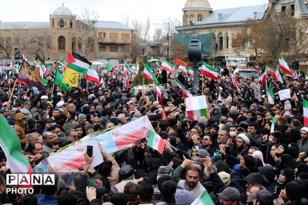 مراسم باشکوه بیعت مردم همدان با رهبر جدید انقلاب اسلامی 