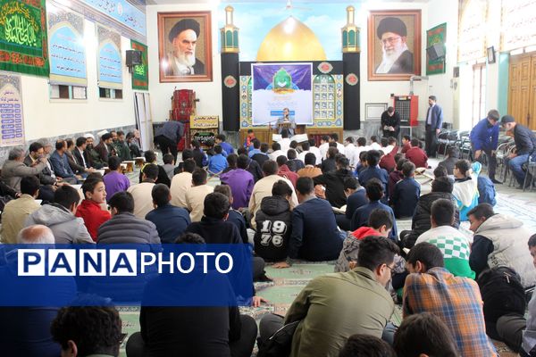 محفل قرآنی دانش آموزان در گلوگاه