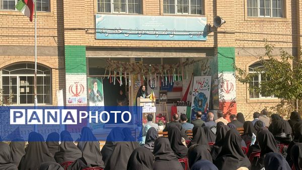 جشن ولادت حضرت زینب و روز پرستار در دبیرستان شهید زهره‌وند قرچک