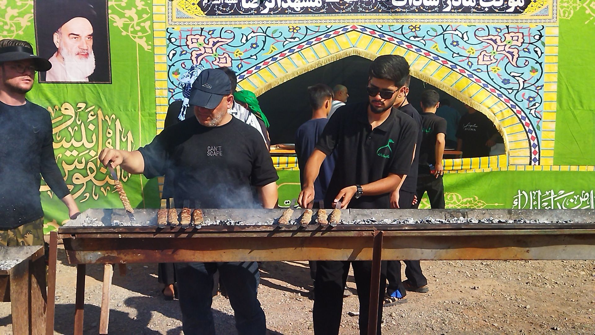 موکب مادر سادات (س)  میزبان زائران پیاده امام رضا ( ع) 