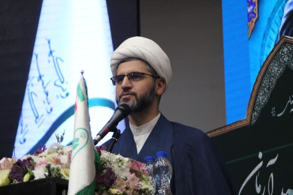 آیین تجلیل از برگزیدگان چهل و دومین دوره مسابقات فرهنگی و هنری دانش‌آموزان شهر تهران