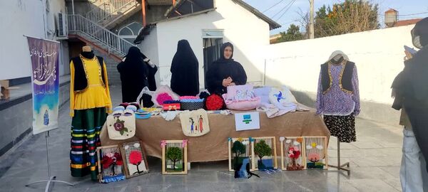 نمایشگاه هنرهای دستی دانش آموزان در بابلسر 