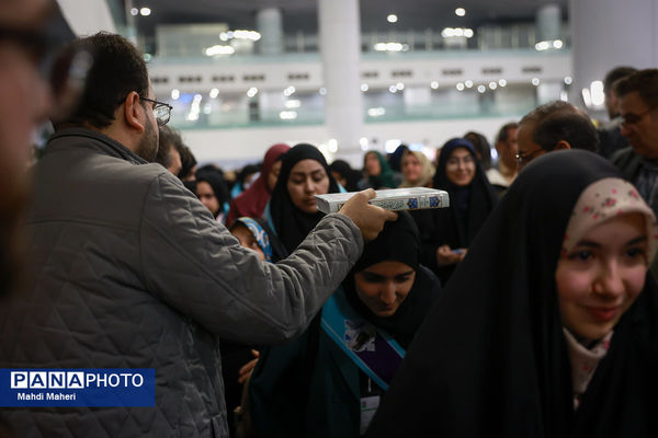 بدرقه آخرین کاروان دانش‌آموزان عمره‌گزار از ایستگاه پروازی تهران