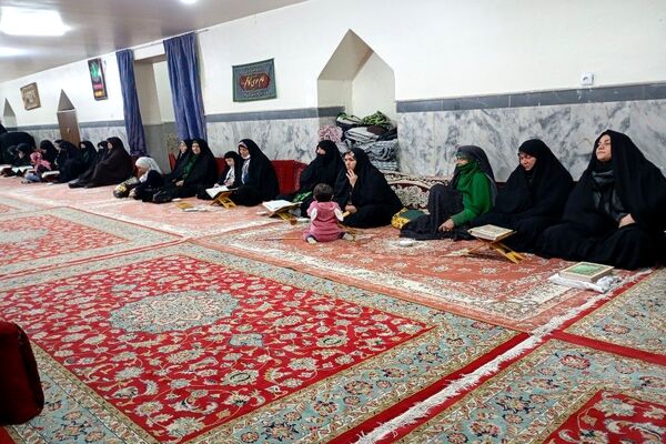  شبی با قرآن کریم در مسجد جامع شهر بار 