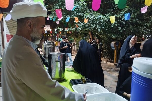 پیوند شور و شعور در چایخانه حوزه علمیه گلشن