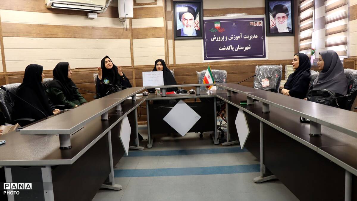 هم‌اندیشی مراقبین سلامت پاکدشت برای اجرای بهتر «ماموریت ماکان»