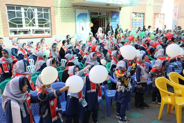 برگزاری مشترک جشن عاطفه‌ها در همدان با مشارکت کمیته امداد و سازمان دانش‌آموزی