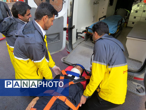 برگزاری مانور زلزله در هنرستان محمودیه شهرستان بجنورد 