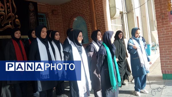 مراسم سیزدهم آبان ماه در مدرسه الزهرا با هدف استکبار ستیزی 