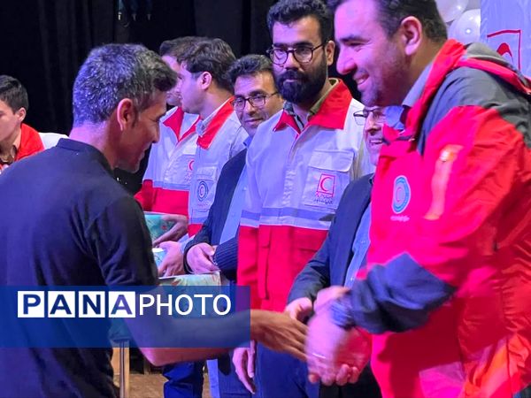 آیین تجلیل از جوانان، امدادگران، داوطلبان و مربیان هلال احمر کاشمر