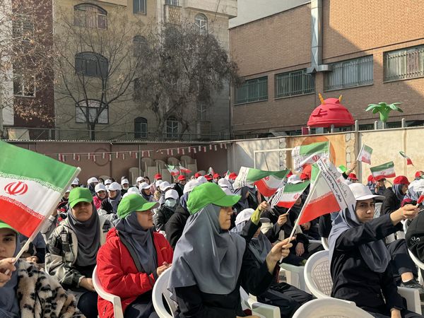 زنگ انقلاب در منطقه ۱۶