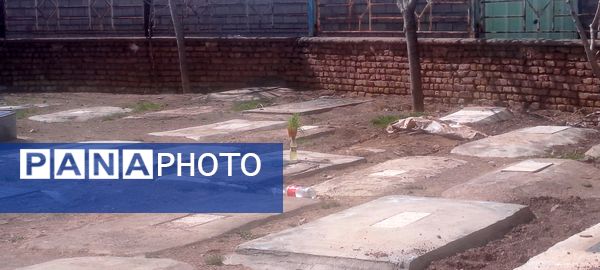 دلتنگی و حضور مردم روستای حسن آباد بلهر بر سر مزار شهیدان و عزیزانشان  